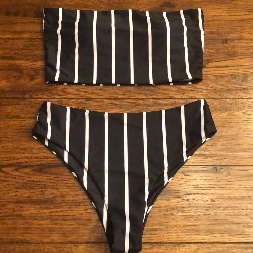 New Black & White Striped Swim Set Sz Medium